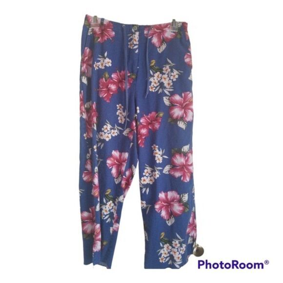 Oleg Cassini Pants - Oleg Cassini Blue Capris with Pink Hibiscus Flowers Size Med